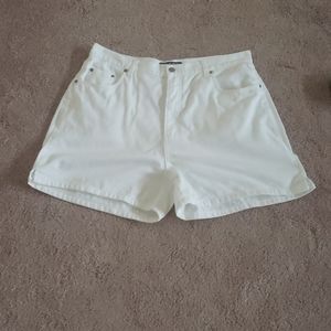 Halston Heritage 16 bright winter white high waisted shorts